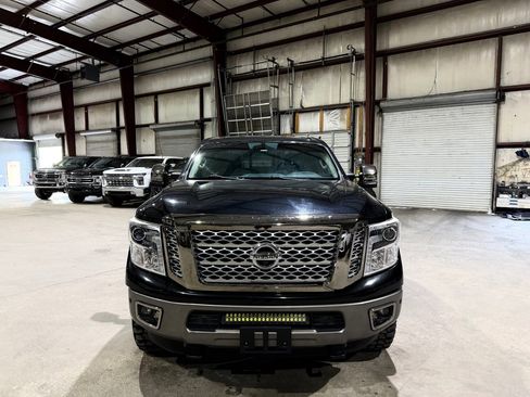 Used 2019 Nissan Titan Platinum Reserve w/ Platinum Utility Package image 10