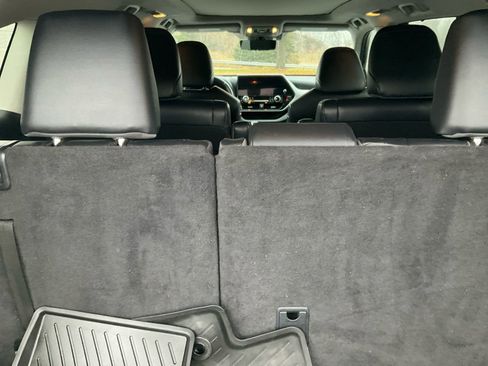 Used 2023 Toyota Highlander Platinum AWD/4WD image 31