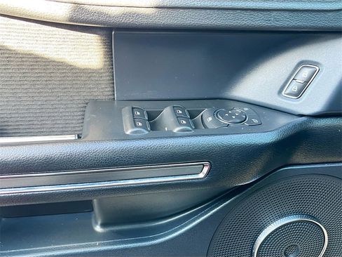 Used 2021 Ford Expedition XLT image 17