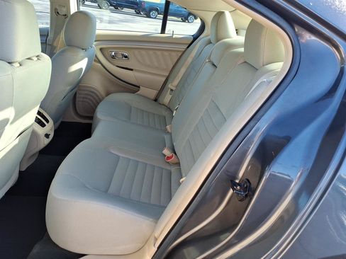 Used 2016 Ford Taurus SE FWD image 6