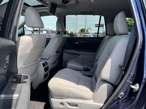 Used 2019 Honda Pilot Touring image 10