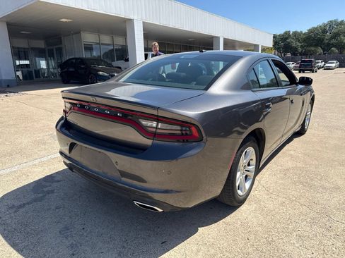 Used 2022 Dodge Charger SXT RWD image 5