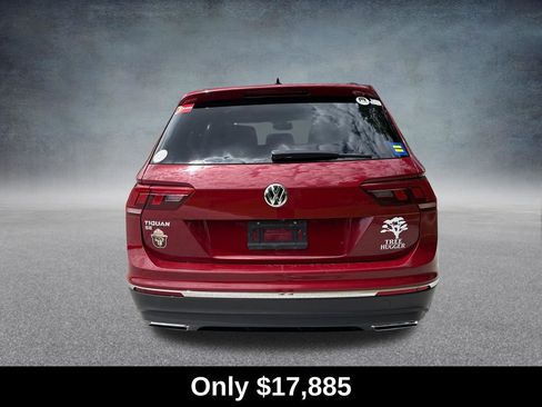 Used 2020 Volkswagen Tiguan SE w/ Panoramic Sunroof Package FWD image 4