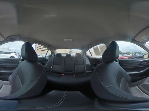 Used 2025 Nissan Altima 2.5 SV FWD image 42