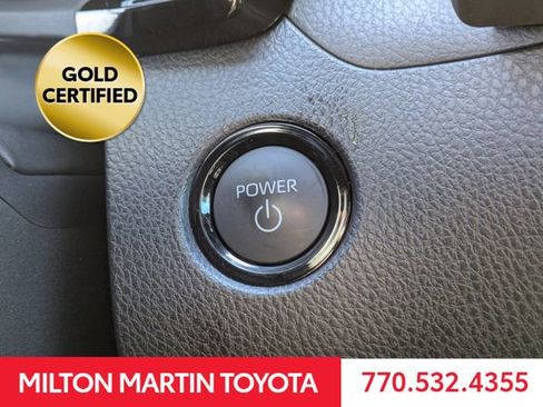 Used 2025 Toyota Camry SE image 27