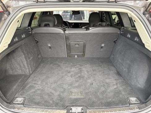 Used 2024 Volvo V60 B5 Cross Country Plus image 30