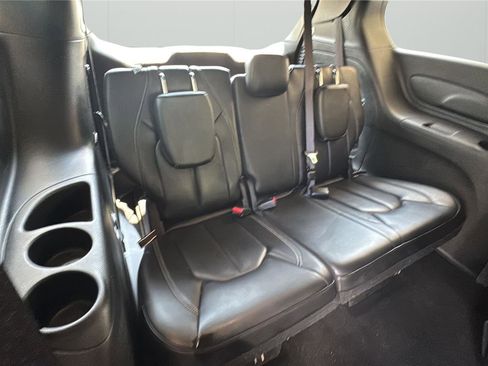 Used 2023 Chrysler Pacifica Touring-L w/ S Appearance Package AWD/4WD image 16