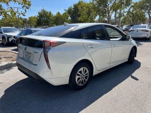 Used 2018 Toyota Prius One image 4