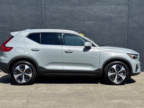 Used 2026 Volvo XC40 B5 Plus w/ Protection Package Premier AWD/4WD image 9