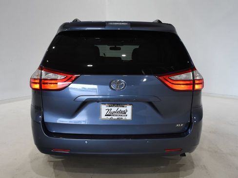 Used 2015 Toyota Sienna XLE Premium FWD image 5