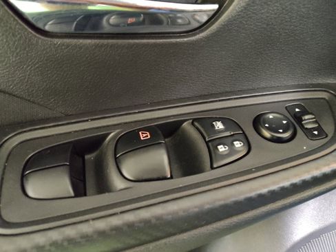 Used 2021 Nissan Versa SV image 27