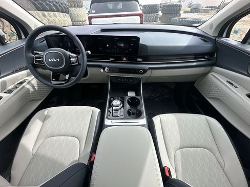 New 2026 Kia Carnival EX image 13