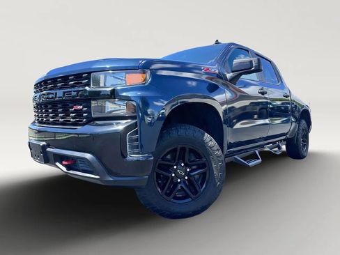 Used 2019 Chevrolet Silverado 1500 Custom Trail Boss w/ Custom Convenience Package AWD/4WD image 2