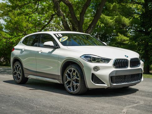 Used 2018 BMW X2 sDrive28i w/ M SportX Package FWD image 3