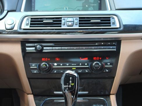 Used 2013 BMW 750Li image 12