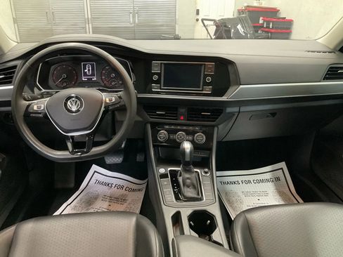 Used 2020 Volkswagen Jetta SE w/ SE Cold Weather Package image 16