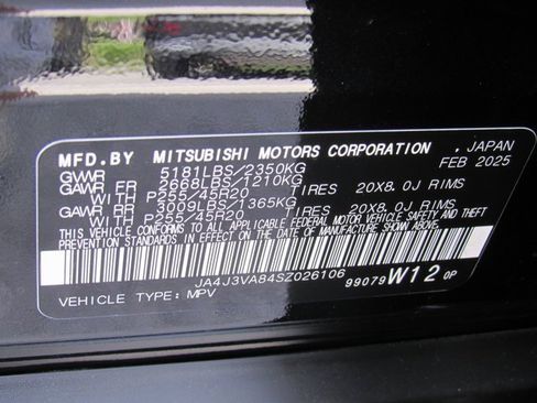 New 2025 Mitsubishi Outlander SE image 15