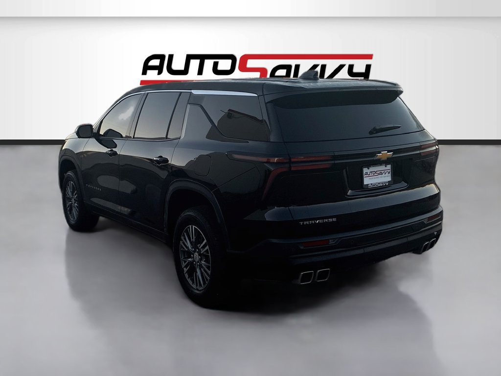 Used 2024 Chevrolet Traverse LS FWD image 5
