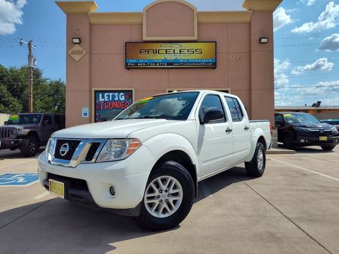 Used 2017 Nissan Frontier SV w/ SV Value Truck Package RWD image 1