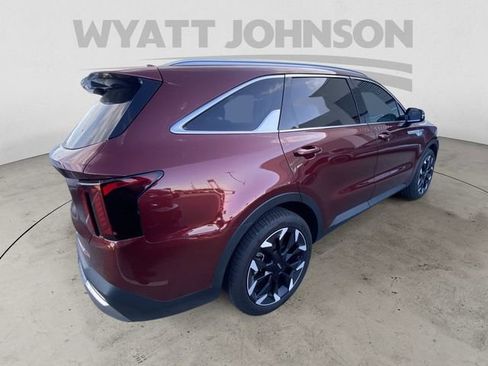 Certified 2024 Kia Sorento EX FWD image 10