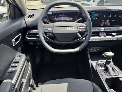 New 2026 Kia K4 FWD image 13