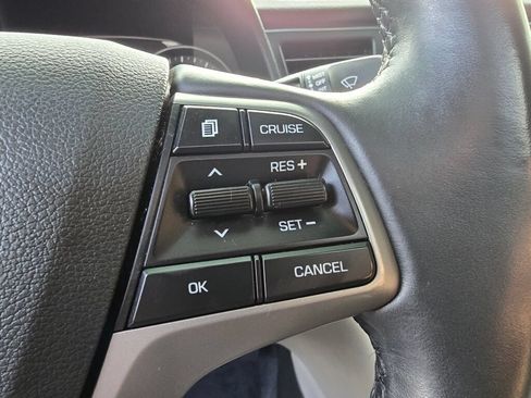 Used 2018 Hyundai Elantra Value Edition FWD image 18