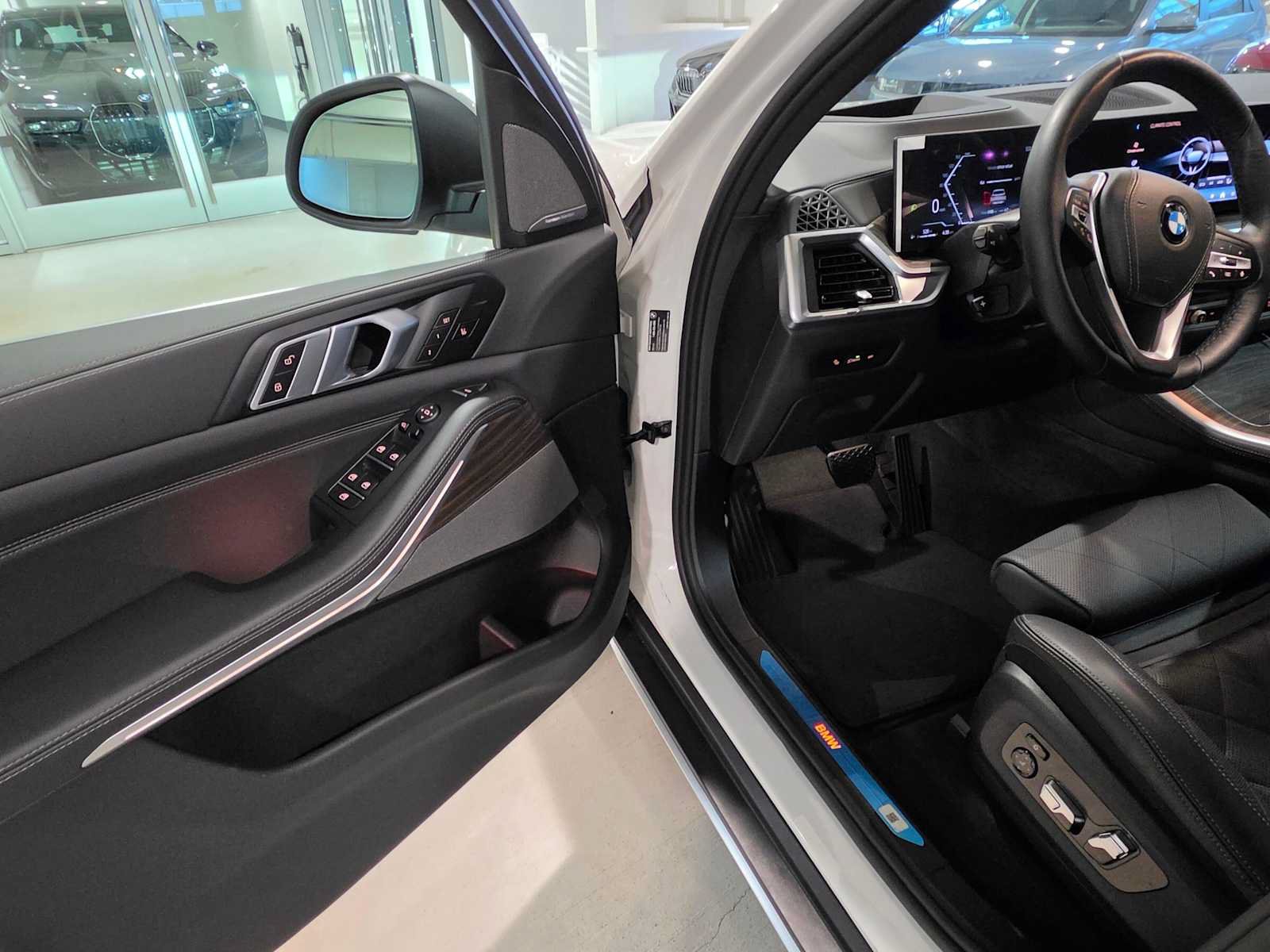 Used 2026 BMW X5 xDrive40i AWD/4WD image 21