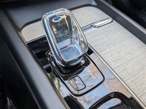 Certified 2022 Volvo XC60 B5 Inscription w/ Advanced Package image 19