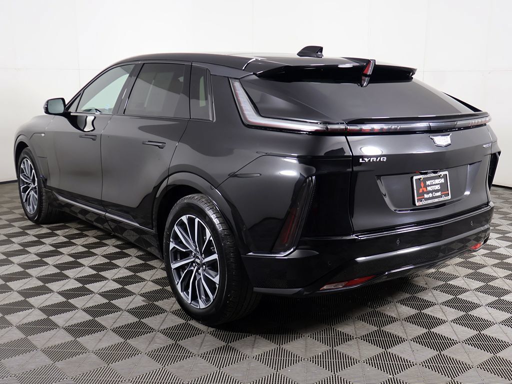 Used 2024 Cadillac Lyriq Sport RWD image 14