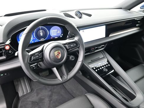 Certified 2024 Porsche Macan 4 Electric AWD/4WD image 4