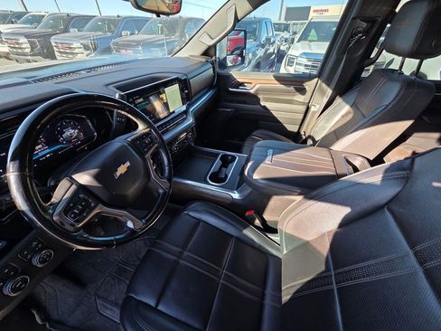 Used 2024 Chevrolet Silverado 3500 High Country w/ High Country Premium Package image 8