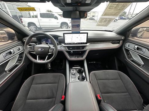 Used 2025 Ford Explorer ST AWD/4WD image 11