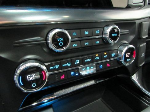 Certified 2021 Ford F150 Lariat AWD/4WD image 30