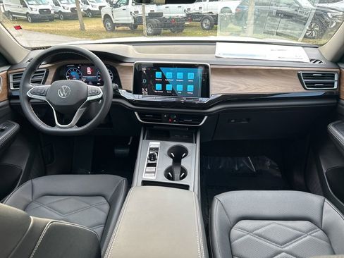 New 2026 Volkswagen Atlas SE image 10