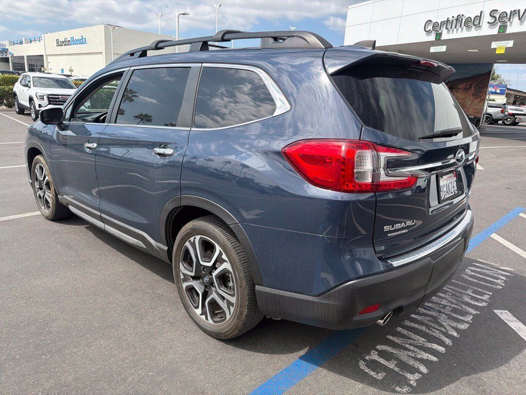 Used 2023 Subaru Ascent Touring AWD/4WD image 8