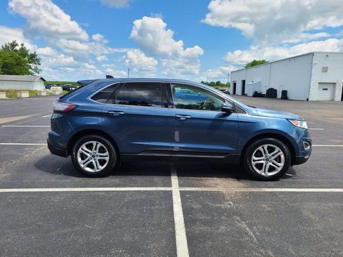 Used 2018 Ford Edge Titanium w/ Equipment Group 302A AWD/4WD image 17
