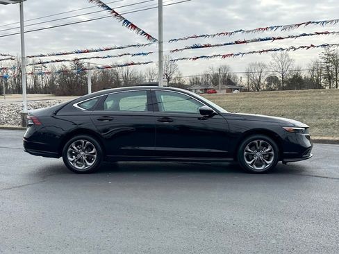 Used 2023 Honda Accord EX image 5