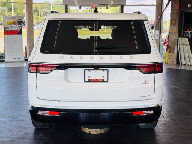 Used 2024 Jeep Wagoneer Series II w/ Flexible Seating Group AWD/4WD image 9