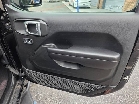 Used 2021 Jeep Wrangler Rubicon AWD/4WD image 23