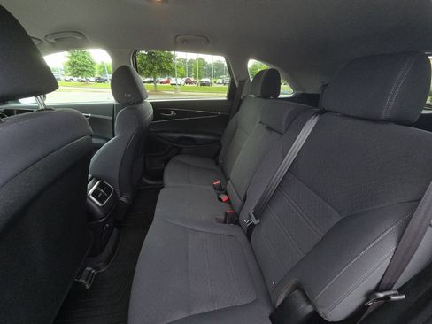 Used 2019 Kia Sorento L FWD image 11