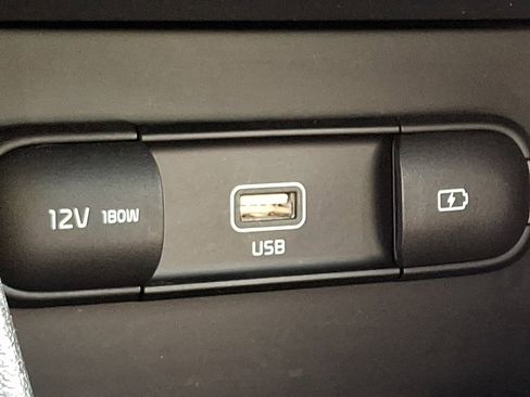 Certified 2022 Kia Niro LXS image 23