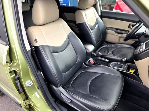 Used 2013 Kia Soul ! w/ Premium Pkg image 26