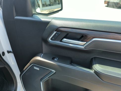 Used 2025 GMC Sierra 1500 SLT w/ SLT Premium Package AWD/4WD image 32