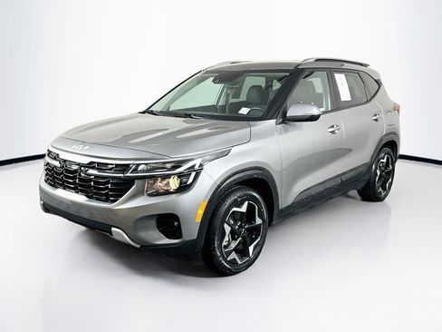 Used 2025 Kia Seltos S FWD image 3