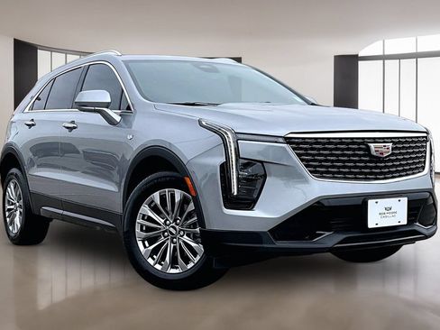 Used 2025 Cadillac XT4 Premium Luxury AWD/4WD image 11