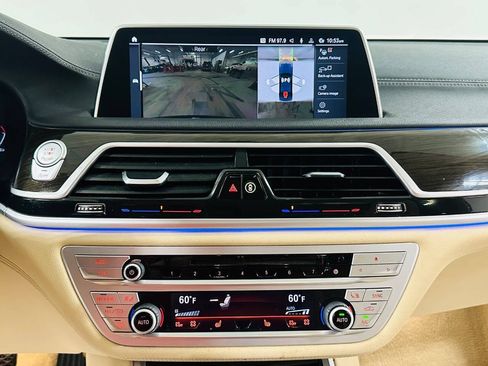 Used 2020 BMW 740i xDrive AWD/4WD image 12