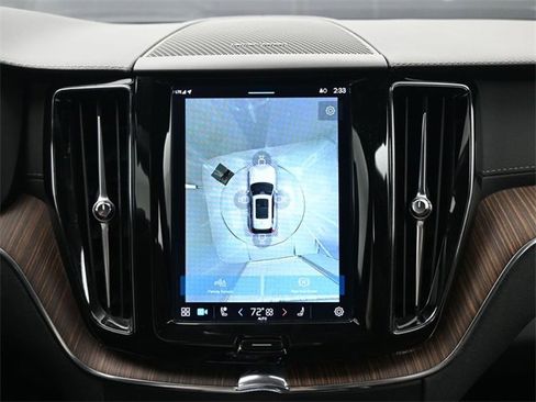 Used 2022 Volvo XC60 B5 Inscription image 21