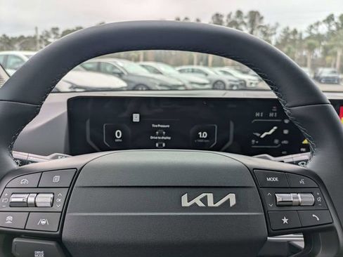 New 2025 Kia K4 EX image 28
