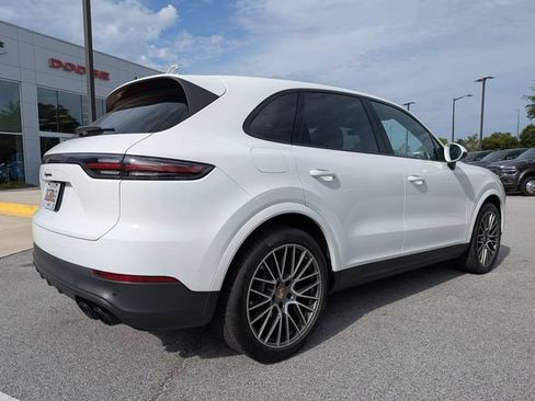 Used 2023 Porsche Cayenne Platinum Edition AWD/4WD image 4