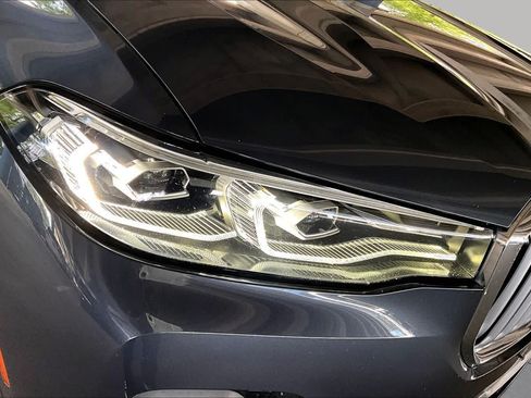 Used 2021 BMW X7 xDrive40i w/ Premium Package AWD/4WD image 26